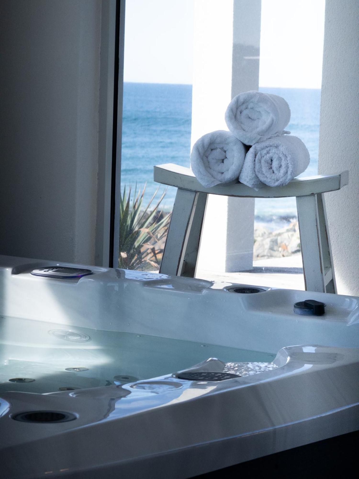 Saltwater - Absolute Oceanfront, Fire Pits, Some Villas With Hot Tubs And Sauna Falmouth Dış mekan fotoğraf