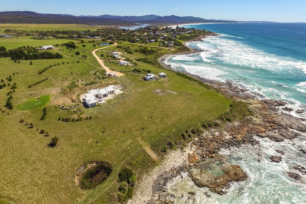 Saltwater - Absolute Oceanfront, Fire Pits, Some Villas With Hot Tubs And Sauna Falmouth Oda fotoğraf